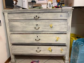 Credenza antica