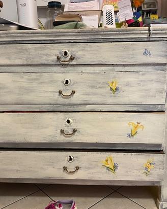 Credenza antica