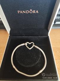 Bracciale Pandora Moments con chiusura a cuore