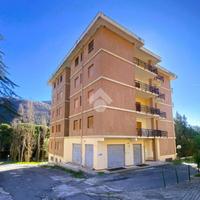 3 LOCALI A ACQUAPPESA