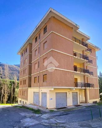 3 LOCALI A ACQUAPPESA