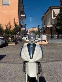 Piaggio Beverly 300 (2010)