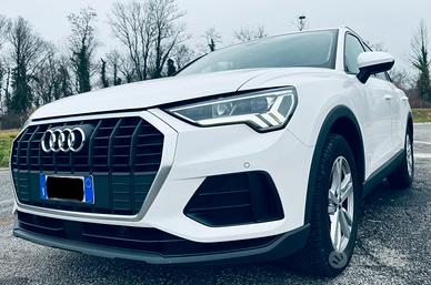 Audi Q3 35 TFSI S TRONIC BUISNESS