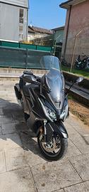 KYMCO AK 550