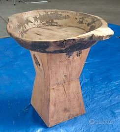 Piatto tribale con piedistallo