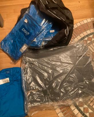 9 borse Asics