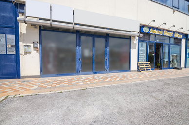 Negozio Capannone zona Centro Comm.le