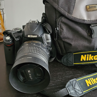 Nikon D5000 + AF-S DX NIKKOR 18-55mm
