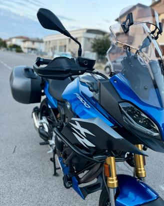 BMW F900 XR