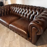 Divano e poltrona chesterfield
