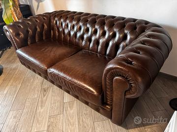 Divano e poltrona chesterfield