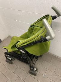 Passeggino leggero verde – pieghevole e pratico