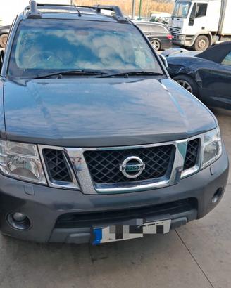 Nissan Navara d40 pick up 2.5 TD yd25 per ricambi 