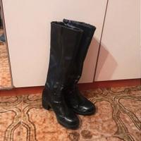 Stivali alti in pelle neri