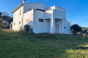 PE 142 Casa colonica zona ARCA