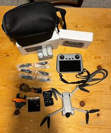 DJI Mini 3 Pro Fly More Combo con RC + accessori