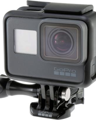 GoPro Hero 5 Black + Accessori | MAI USATA