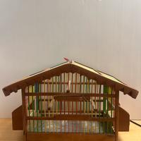 Gabbia colorata per uccelli