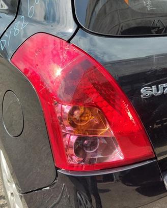 Fanale posteriore sinistro SUZUKI SWIFT del 2009