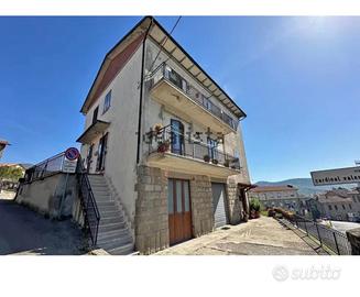 Bifamiliare con ingresso indipendente