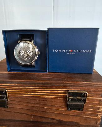 Orologio Tommy Hilfiger Multifunzione.