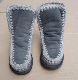 Stivaletti taglia 38 più due omaggi 