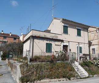 Casa singola da ristrutturare