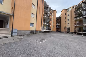3 LOCALI A RENDE