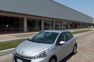 Peugeot 208 2016