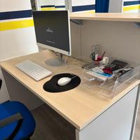 Scrivania in legno per casa/ufficio