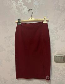 Gonna rosso scuro brillantinata con spacco