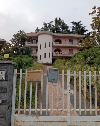 Pedara appartamento in villa
