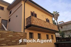 Villetta a schiera di 149 m² con 5 locali e box au