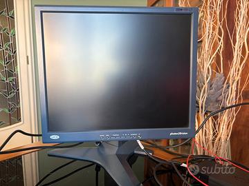 Monitor LACIE 19”
