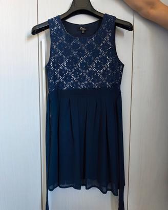 abito corto blu pizzo e chiffon Mela London 