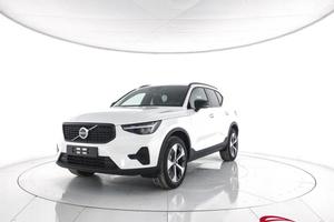 VOLVO XC40 B3 Mild hybrid Benzina Core