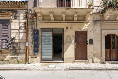Locale Commerciale - Palazzolo Acreide