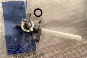 Rubinetto benzina nuovo con riserva per honda cr