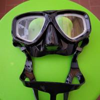 Maschera subacquea per miopia