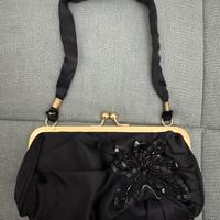 Pochette nera e oro