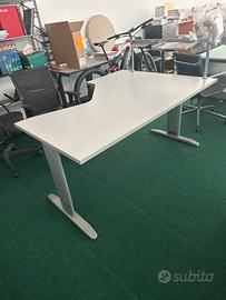 Scrivania workstation grigia