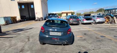 Portellone paraurti stop Peugeot 208 2017