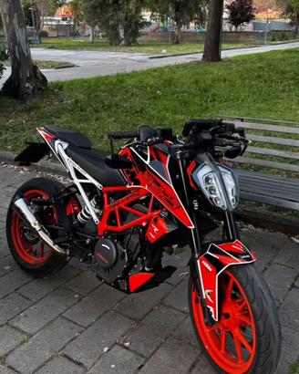 390 duke A2