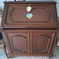 SECRETAIRE