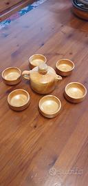 Theiera con tazzine terracotta