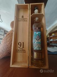 Bottiglia di grappa vintage