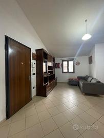 Luminoso trilocale con posto auto