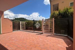 4 LOCALI A SARZANA