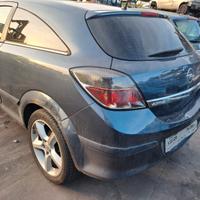 OPEL ASTRA H 2010 (SOLO RICAMBI)