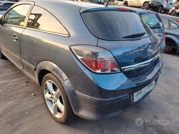 OPEL ASTRA H 2010 (SOLO RICAMBI)